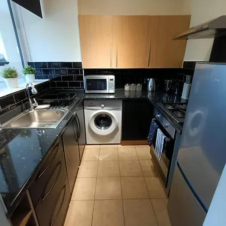 #85 Stylish Salford Free Parking Sleeps 6 Apartment Manchester