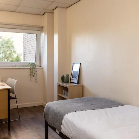 John Lester And Eddie Colman Courts In Salford דירה מנצ'סטר