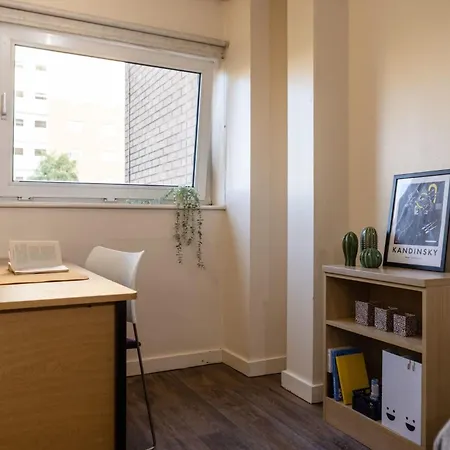 דירה John Lester And Eddie Colman Courts In Salford מנצ'סטר