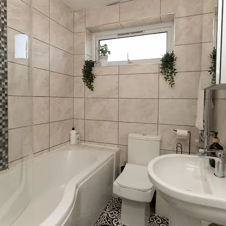 Great Value Comfort Free Parking Near Semesterbostad