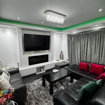Luxury * Manchester