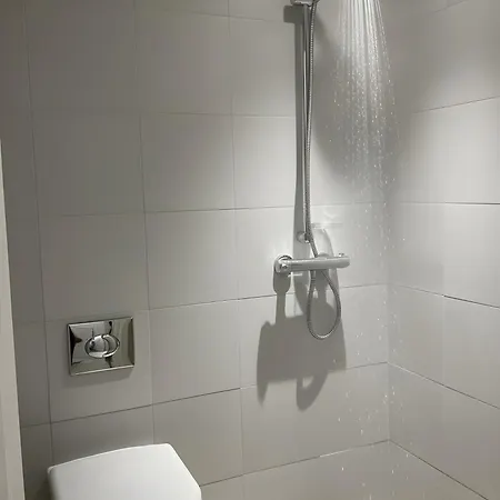 Privatunterkunft Piccadilly Private And Bathroom *