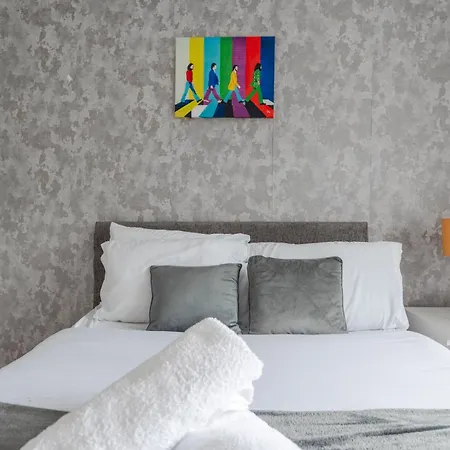 Stylish 4bd Townhouse - Centre - O2 Apollo مانشستر