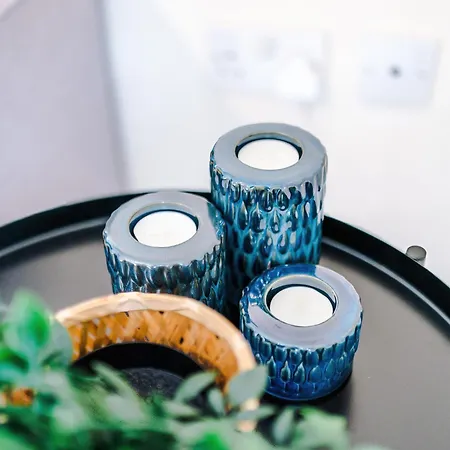 Spacious 3-bed With Free Parking And Near Centre 別荘