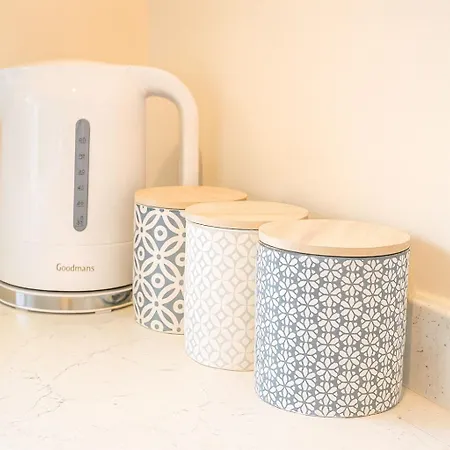 Holiday home Hub - 2br With Free Parking, Near Airport & Attractions Manchester