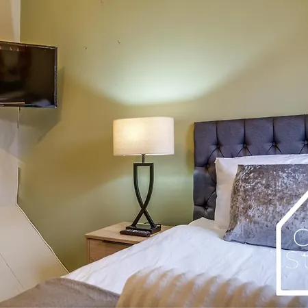 Σπίτι διακοπών Spacious 3 Bed With Pac-man, Darts And 2 Parking Spaces *