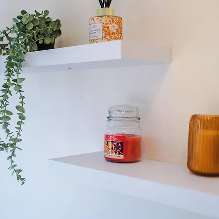 Spacious 3-bed With Free Parking And Near Centre * マンチェスター