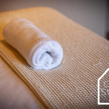 Spacious 3 Bed With Pac-man, Darts And 2 Parking Spaces * Manchester