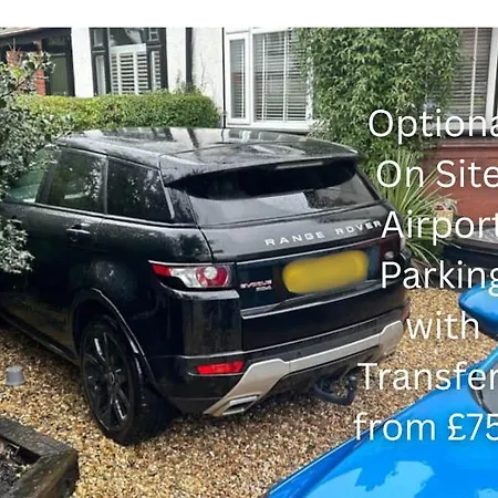 Airport Hideaway Apartament