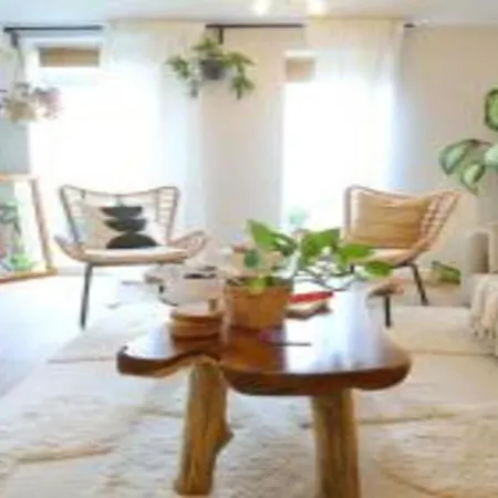 Free Parking X2 Walk To Man - Pass The Keys マンチェスター