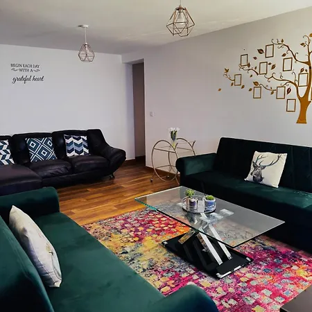 Luxury Apartment *