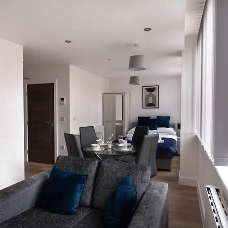 Zeni, Alexandra Rise Smart Apartament