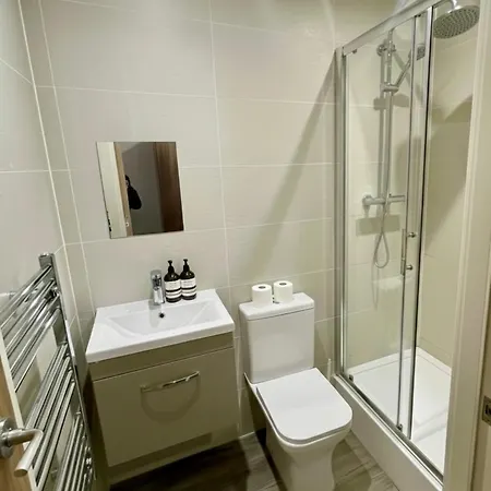 Cozy Two Bed With Juliet Balcony And Free Secure Parking Apartamento Mánchester