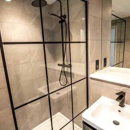 Fabulous 2 Bedroom In Apartment Manchester