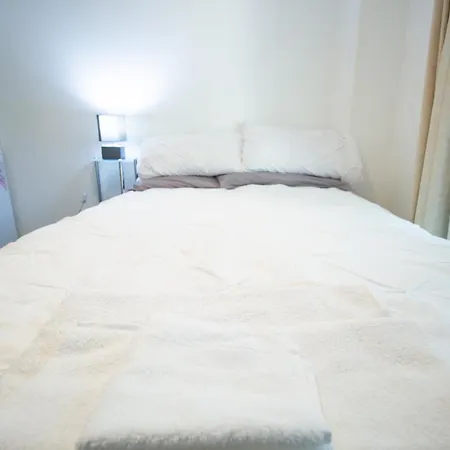 Close To Centre 3-bed Townhouse, Sleeps 7, Free Parking, Great Transport Links * Manchester