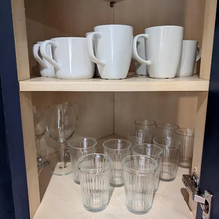 Large 2 Bed 2 Bath شقة