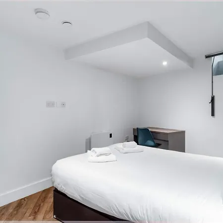 Modern 3bed Flat In W Security *