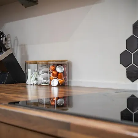 Bloom - Centre - Gated Parking Apartment