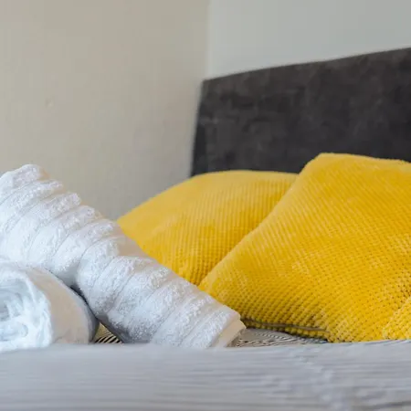 Modern 3-bedroom Near Centre