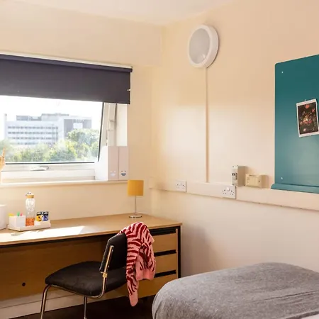 John Lester And Eddie Colman Courts In Salford * מנצ'סטר