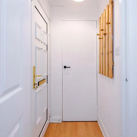 Comfy 1br In Salford, Kitchen, Wifi And Parking Manchester