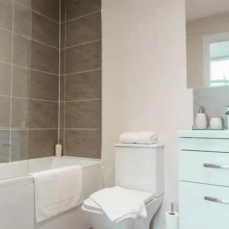Bright 1 Bed - Sleeps 2 مانشستر