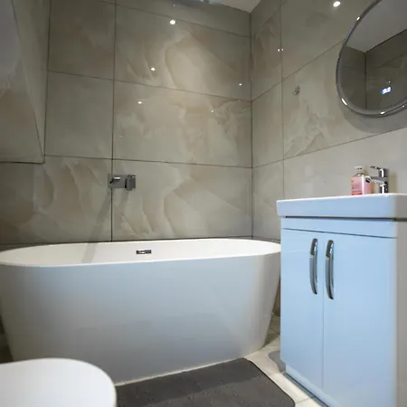 Luxury 6 Bed Near Centre With Cinema & Games 5 Bathrooms * Mánchester