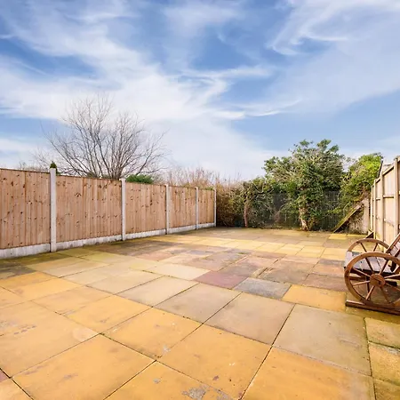 52 Furnival Road,