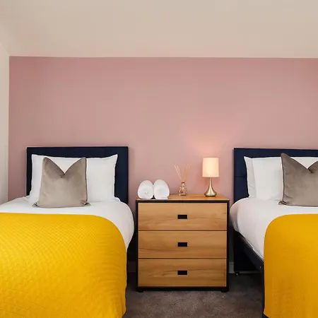 Huge Modern 5br - Perfect For Long Stays! * Manchester