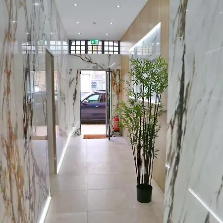 Stunning Split Floor Flat By Victoria - Pass The Keys