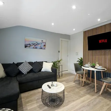 Comfort 2br By Eason Short Lets Denton 曼彻斯特