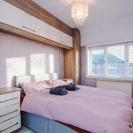 Vakantiehuis 3br By Kammili With Free Parking & Fast Access
