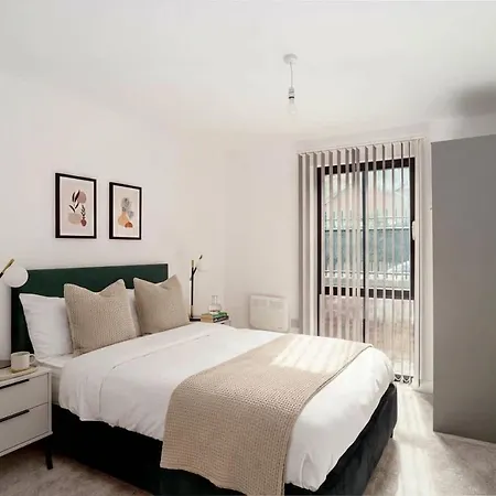 Contemporary 2bed Near Etihad Daire