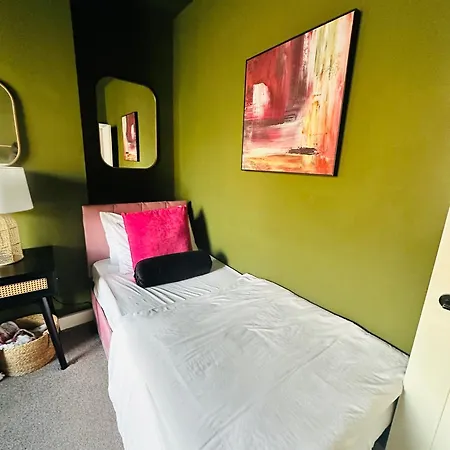 Getaway Bright & Spacious With Parking *