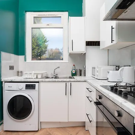 Exotic 4bd, Etihad, Coop Arena - Tv In And Outdoor Dining * מנצ'סטר