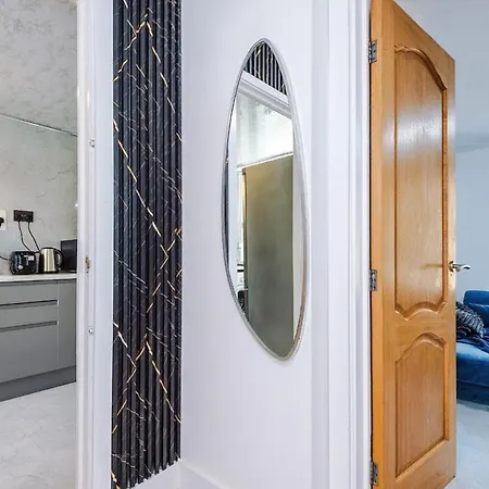 Pearl Reside - Sleeps 5, Free Parking & 5 Mins Centre Tatil Evi *