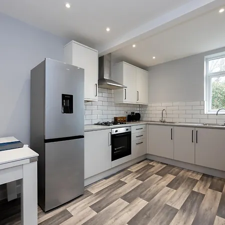 Spacious 4br Perfect For Groups & Contractors * Mánchester