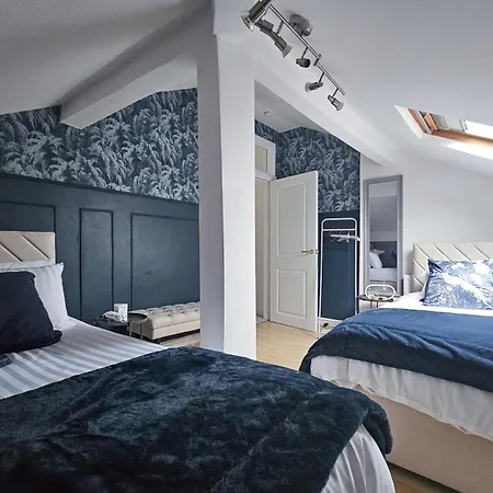 Massive And Stylish 5 Bed House - Sleeps 13 - Free Parking * Manchester