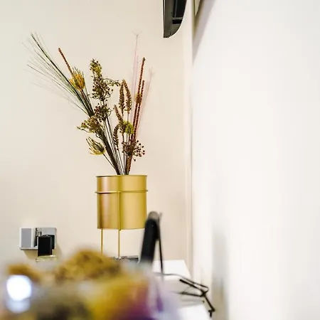 Sleeps 13, Free Parking, Near Etihad & C0-0p Live, 4br Semesterbostad Manchester