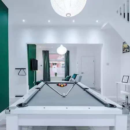 度假居 Modern 2-bed House Near Centre - Sleeps 6