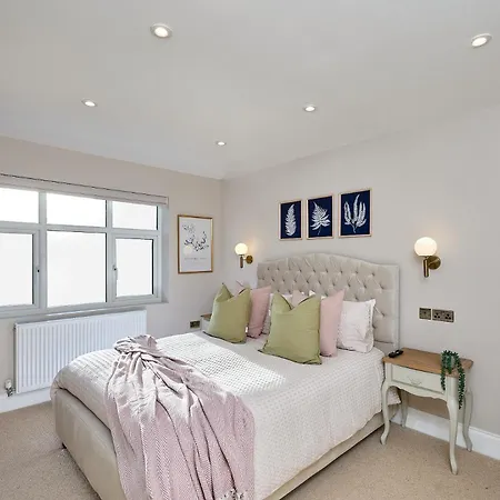 Stylish 4 Bed In Old Trafford Next To Mufc Hébergement de vacances Manchester