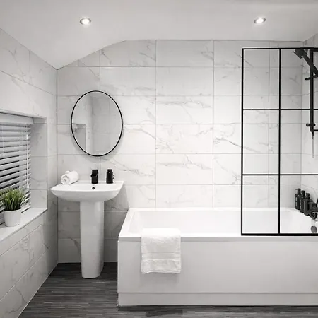 Game Zone, Trafford Centre Nearby, Sleeps 8