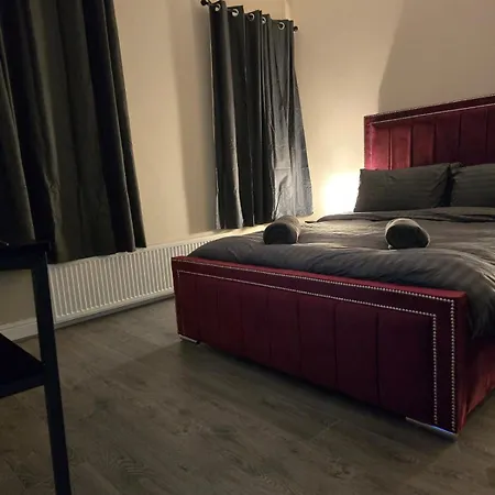 Spacious 3Br Home With Free Parking Ideal For Business & Contractor Stays Sleeps Up To 6 * Манчестер