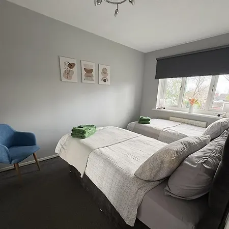 Contractor-friendly In Manchester, Parking, Wifi Manchester