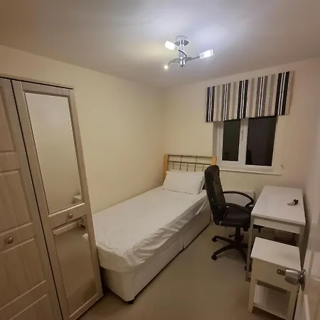 Tatil Evi Vibrant Mcr Townhouse - Cc - Apollo - Sleeps14 Manchester