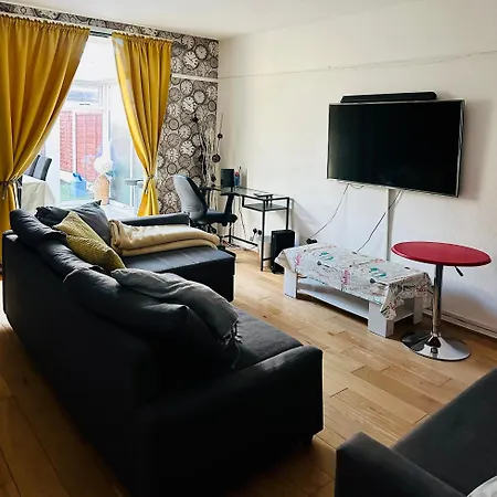 The Oasis - Fast Wi-fi - Private Workspace * Manchester