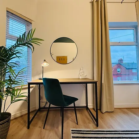 Nyaraló 3br House Near Old Trafford With Games Sleeps 8 Manchester