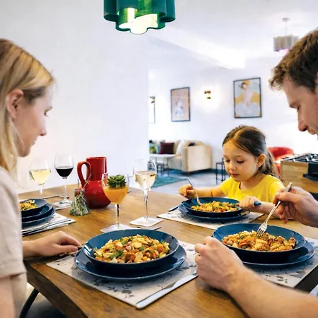 Family & Pet-friendly 5pp, Parking, 20 Min To Villa Manchester