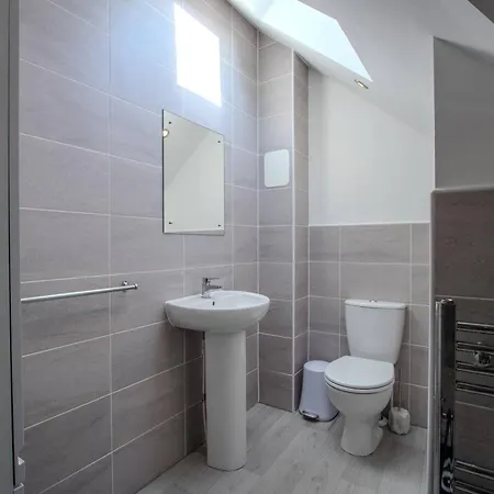 別荘 Modern 2-bed In Swinton By Mcpi Hosting, Perfect For Families & Contractors *