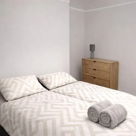 Home, Sleeps 6, Contractor Friendly, Free Parking